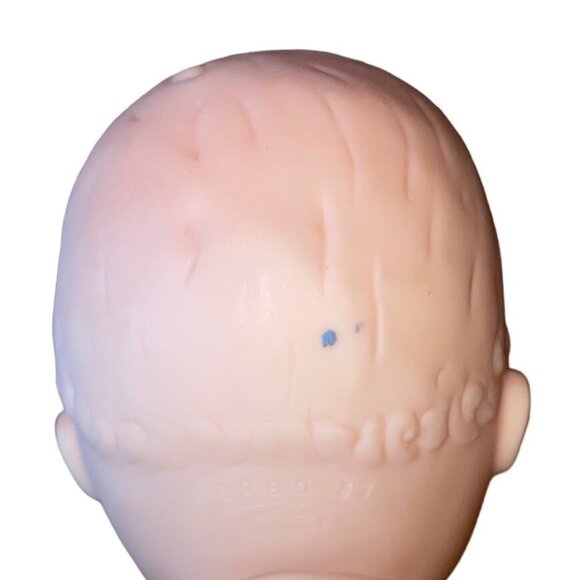 Vintage Baby Doll With Pink Lace Bonnet Blue Eyes & Articulated Limbs - Picture 10 of 12